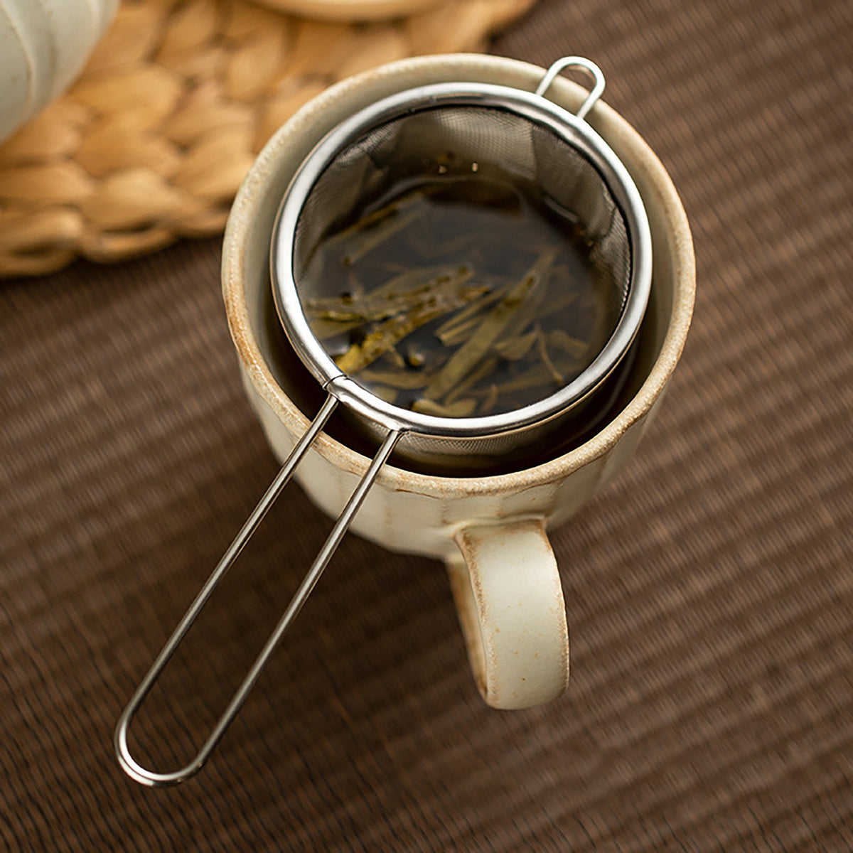 1peça Infusor de Chá de Aço Inoxidável Resistente com Laço de Pendurar - Filtro de Chá de Malha Fina, Filtro de Chá à Prova de Vazamentos para Chá em Folhas Soltas, Ervas, Especiarias - Cesta de Chá Fácil de Limpar para Casa, Escritório ou Presente - Compatível com Canecas, Panelas, Copos - Acessório Ideal para Cerimônia de Chá, Acessórios de Chá, Essenciais para Cozinhar em Casa, Acabamento Metálico Elegante, Item de Cozinha Durável, Cozinha em Casa, Design Compacto, Construção Resistente, In