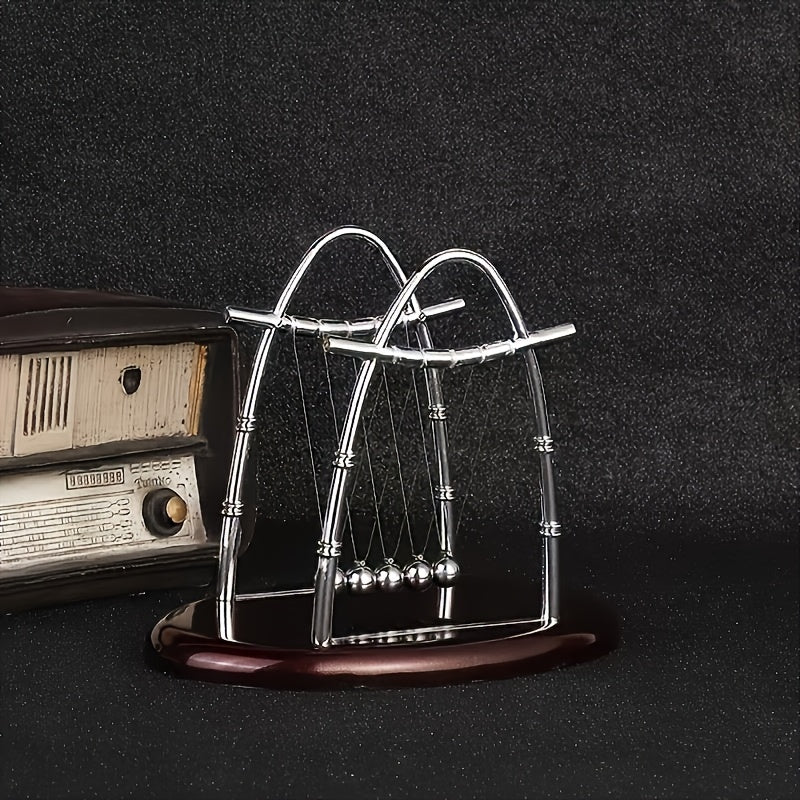 Um Pendulo em Forma de Vela, uma Bola de Pendulo Oval, uma Bola de Toque e Presentes Criativos de Artesanato para Decoração de Casa.