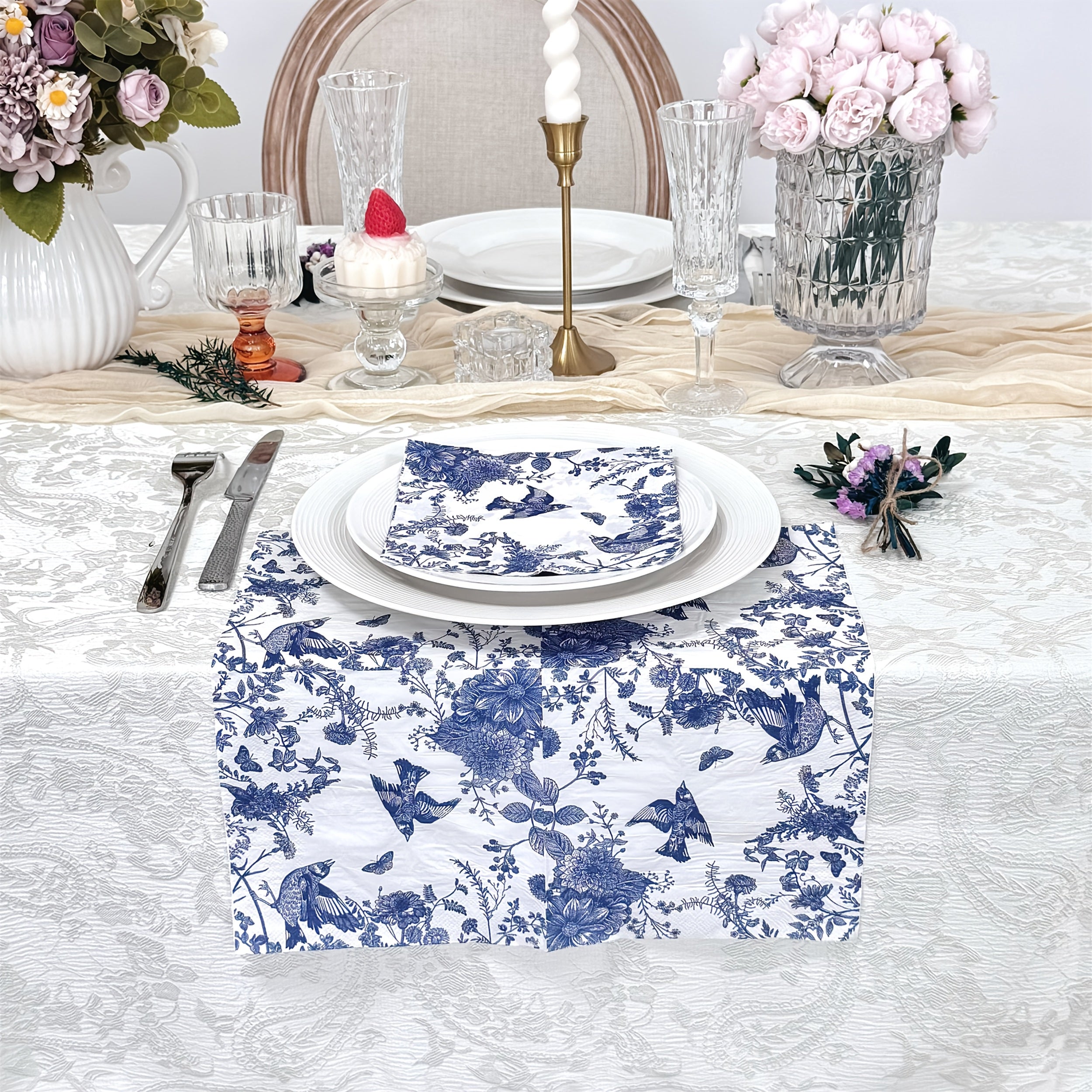 20 unidades de Guardanapos de Papel com Design de Flores e Pássaros Azuis, 33,02x33,02 cm, Toalhas Decorativas de 2 Folhas para Convidados para Casamento, Festa de Aniversário, Uso em Restaurante e Cafeteria para Halloween, Evento de Natal e Suprimentos para Festa Halloween&Natal