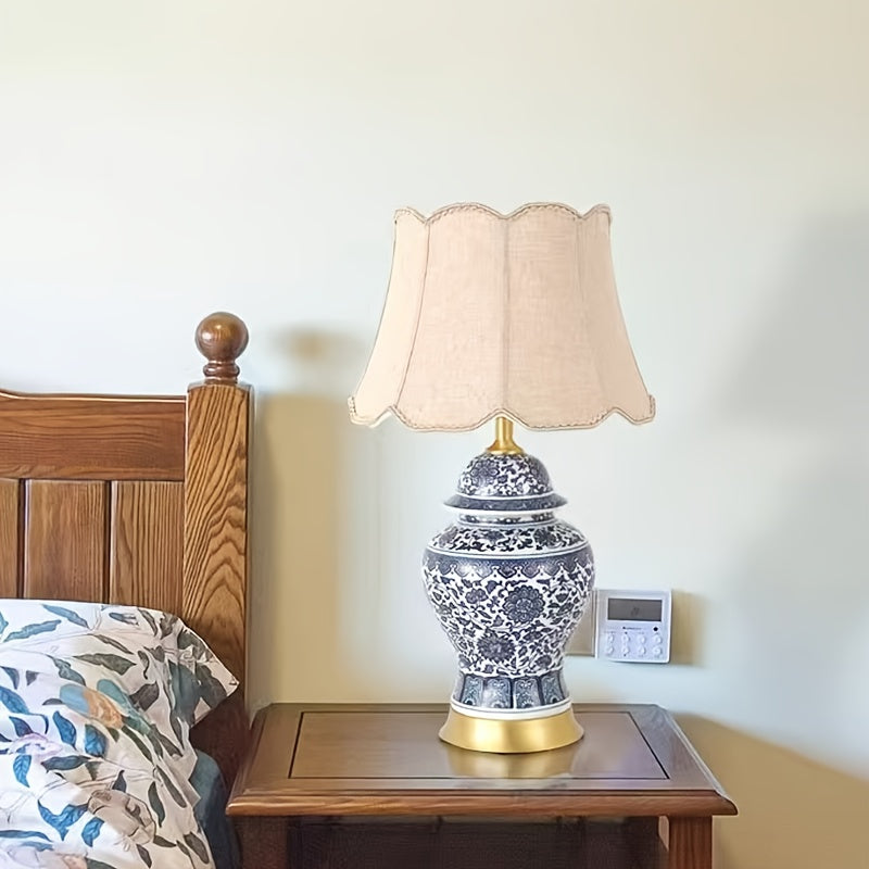 Candeeiro de Mesa Moderno Chinês em Porcelana Azul e Branca - Candeeiro de Cabeceira em Cerâmica Jingdezhen com Cabo Alimentado por USB, Design Elegante Branco e Azul para Sala de Estar, Sofá, Mesa de Cabeceira - Abajur Durável em Tecido e Controlo do Interruptor, Candeeiro de Mesa Para Sala de Estar