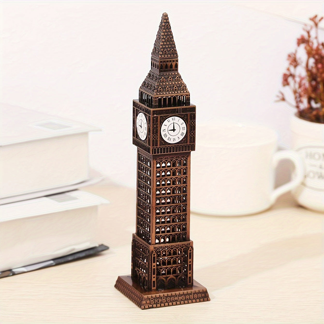 1pc of The World-Famous Landmark Model of Big Ben in London, UK, Suitable for Home, Office, Or Display on a Desk