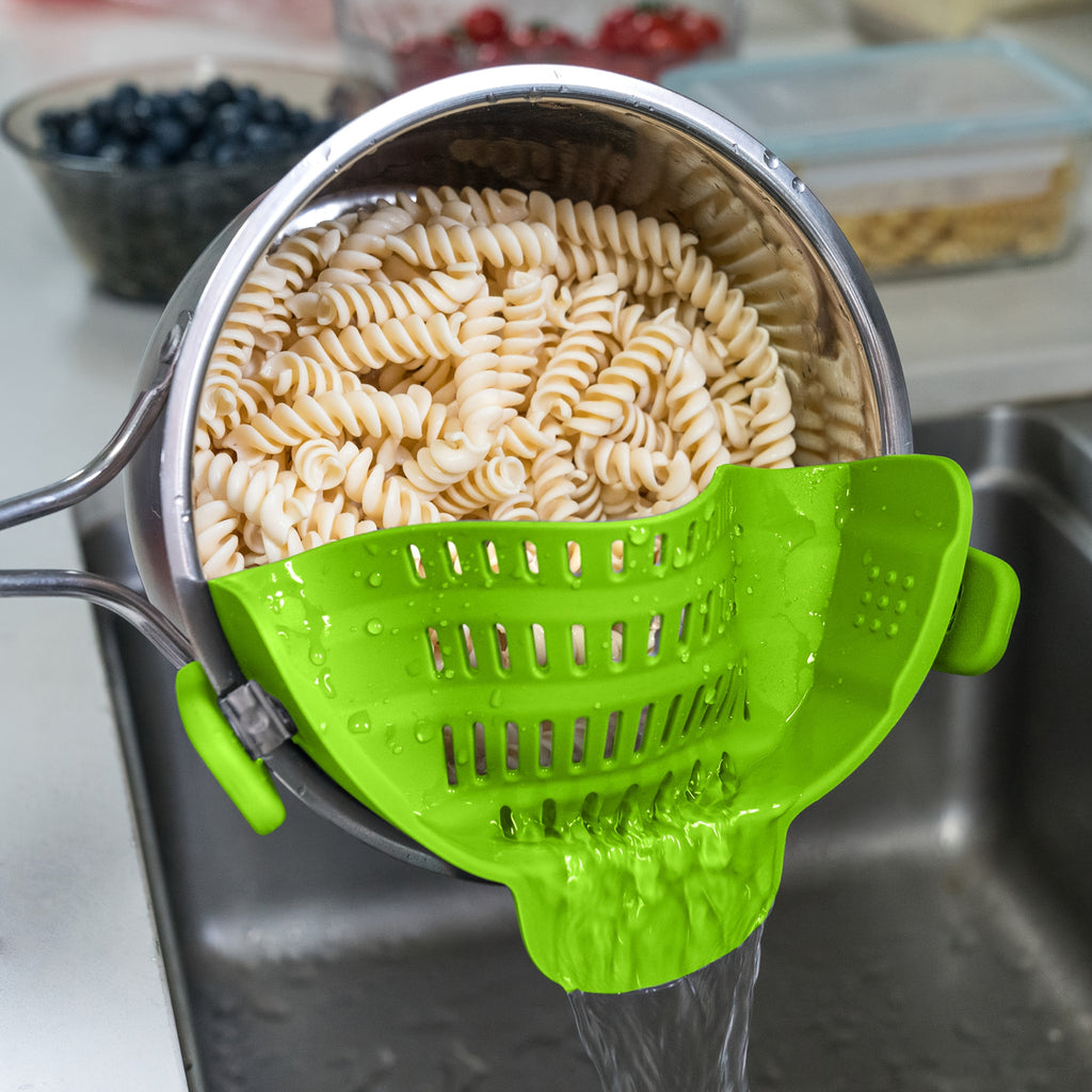 1peça ABERZEY Clip-On Strainer para Panelas e Tabuleiros - Peneira de Cozinha de Plástico Durável para Massas, Carne, Vegetais, Frutas - Drenagem Fácil e Design Compacto, Peneira para Massas, Preparação de Vegetais, Utensílios de Cozinha Modernos, Drenagem Eficiente