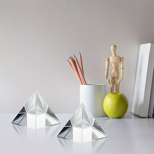 Apanhador de Sol Prisma Arco-Íris em Forma de Pirâmide - Uma Peça de Decoração Versátil para Casa Feita de Vidro, Adequada para Quartos, Escritórios e Secretárias.