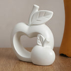 Estátua de Coração em Cerâmica Metálica de Luxo Leve com Abertura em Forma de Maçã | Material Cerâmico, Superfície Brilhante, Ideal para Vários Tipos de Divisões, Adequado para Uso Interior e Exterior, Perfeito para Decoração de Natal, Páscoa, Hanukkah, Ação de Graças, Dia dos Namorados