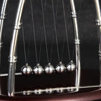 Um Pendulo em Forma de Vela, uma Bola de Pendulo Oval, uma Bola de Toque e Presentes Criativos de Artesanato para Decoração de Casa.