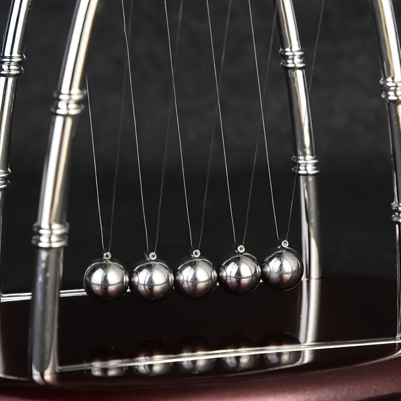 Um Pendulo em Forma de Vela, uma Bola de Pendulo Oval, uma Bola de Toque e Presentes Criativos de Artesanato para Decoração de Casa.