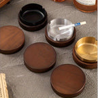 Cinzeiro redondo de madeira sólida com tampa - Material de madeira escura premium, cor de acácia retro, desmontável e fácil de limpar, presente perfeito para pai, clientes de negócios, namorado ou amante, ideal para uso interior em escritórios, cafés, bares, casas noturnas, casas e quintais.