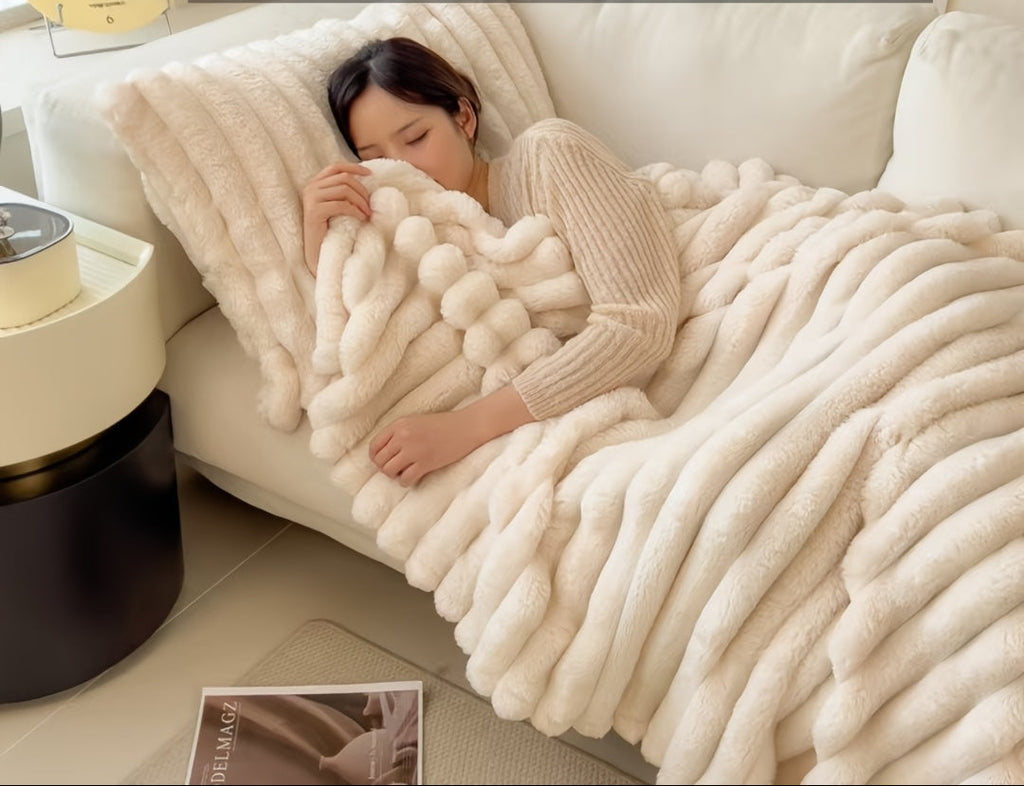 Manta Gdan Rinoceronte Luxuosa de Pele Falsa de Coelho - Adequada para Sofá, Cama, Escritório e Viagem - Manta Macia, Quente e Aconchegante Listrada, Colcha Contemporânea, Lavável à Mão, Presente Ideal de Natal e Uso em Todas as Estações (Multicolor)