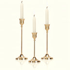 3pcs Elegant Golden Brass Candlestick Holders - Design de Metal Polido e Branco com Velas, Ideal para Casamento, Jantar e Decoração de Casa (Velas Não Incluídas), Decoração de Festa | Moderno Candelabro | Metal Durável, Decoração de Suporte de Velas