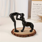 Figuras Colecionáveis, 1 Peça Escultura de Amizade Humano e Cão Preto e Branco - Presente Moderno e Minimalista para Amantes de Pets, Figura em Forma de Mão e Cachorrinho Sentado, Decoração de Plástico para Casa/Escritório/Prateleira no Natal, Hanukkah, Páscoa, Ação de Graças (Não Precisa de Eletricidade)