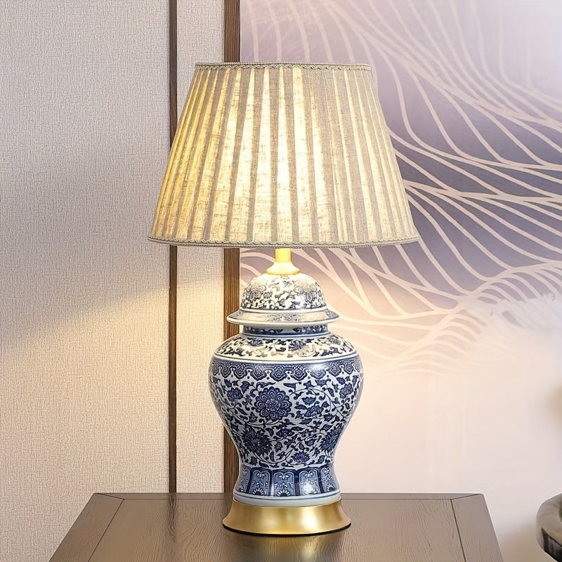 Candeeiro de Mesa Moderno Chinês em Porcelana Azul e Branca - Candeeiro de Cabeceira em Cerâmica Jingdezhen com Cabo Alimentado por USB, Design Elegante Branco e Azul para Sala de Estar, Sofá, Mesa de Cabeceira - Abajur Durável em Tecido e Controlo do Interruptor, Candeeiro de Mesa Para Sala de Estar