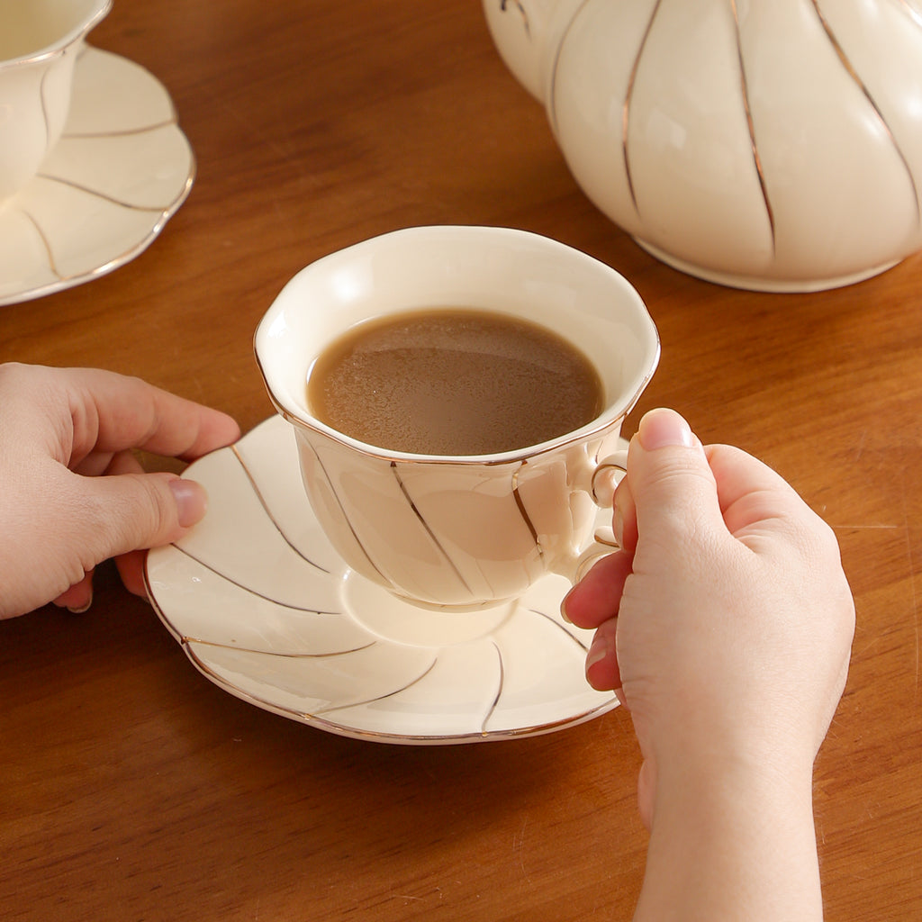 7pcs Court Style Ceramic Set, Creamy Coffee Cup with Floral Edge, American Style Golden Trim, 220ml Beige Tea Cup, Corporate Gift Set for Water & Office Use