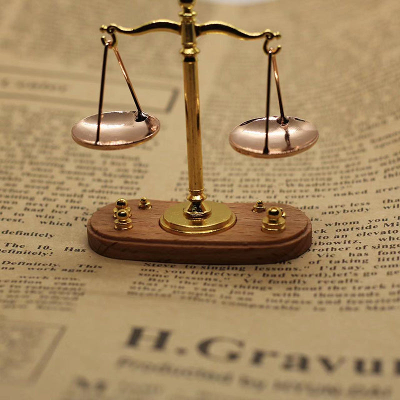 Balanças Decorativas Pequenas, Perfeitas Como Acessório Miniatura para Decoração de Casa Ou Como Presente para Crianças