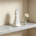Escultura de Resina 'Abraço do Amor'