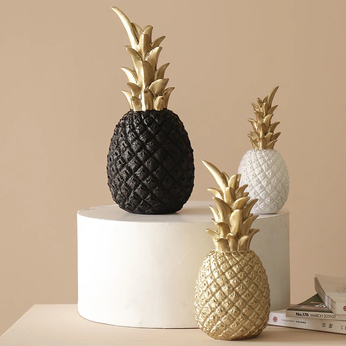 Nordic Gold Pineapple Sculpture - Instagrammable Decor for Coffee Table, Creative Photography Prop & Living Room Ornament
