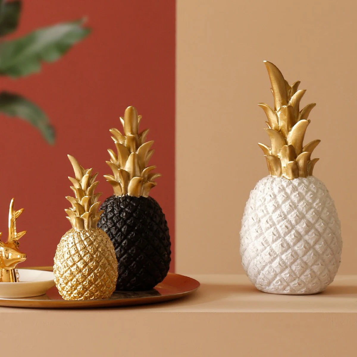 Nordic Gold Pineapple Sculpture - Instagrammable Decor for Coffee Table, Creative Photography Prop & Living Room Ornament
