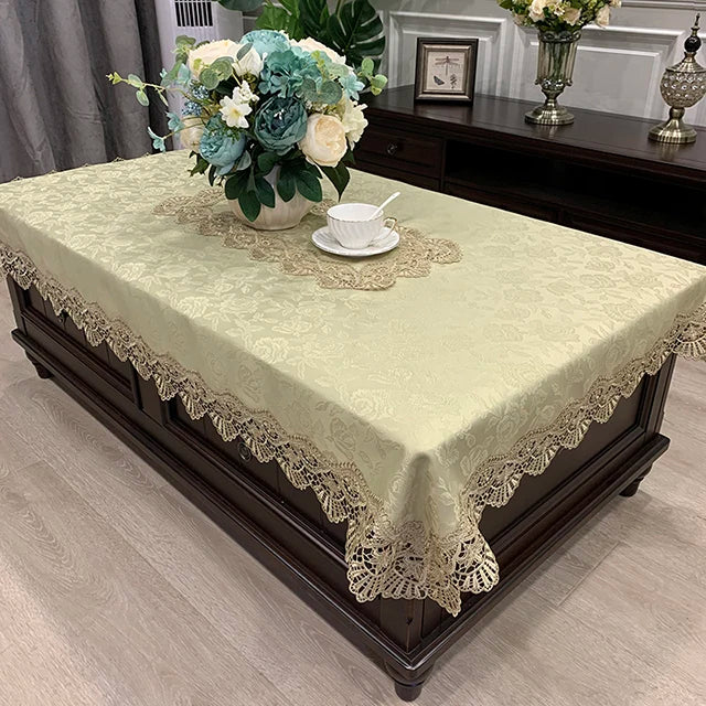 Toalha de Mesa Elegante com Renda Floral Bordada