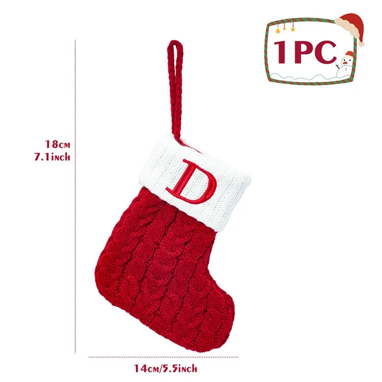 Meia de Natal em Tricô com Letra Decorativa