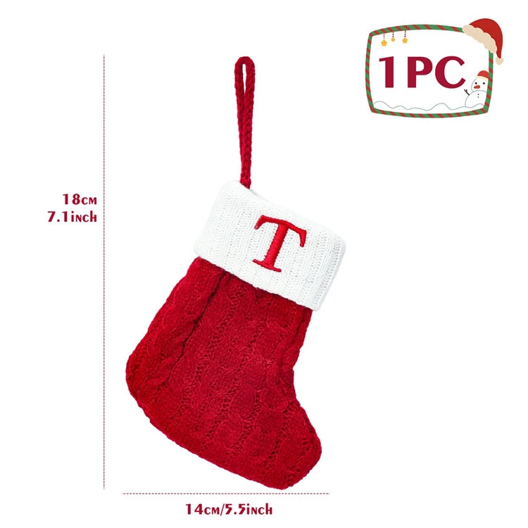 Meia de Natal em Tricô com Letra Decorativa