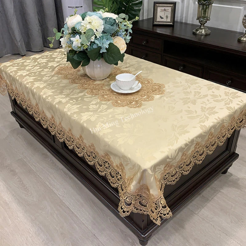 Toalha de Mesa Elegante com Renda Floral Bordada