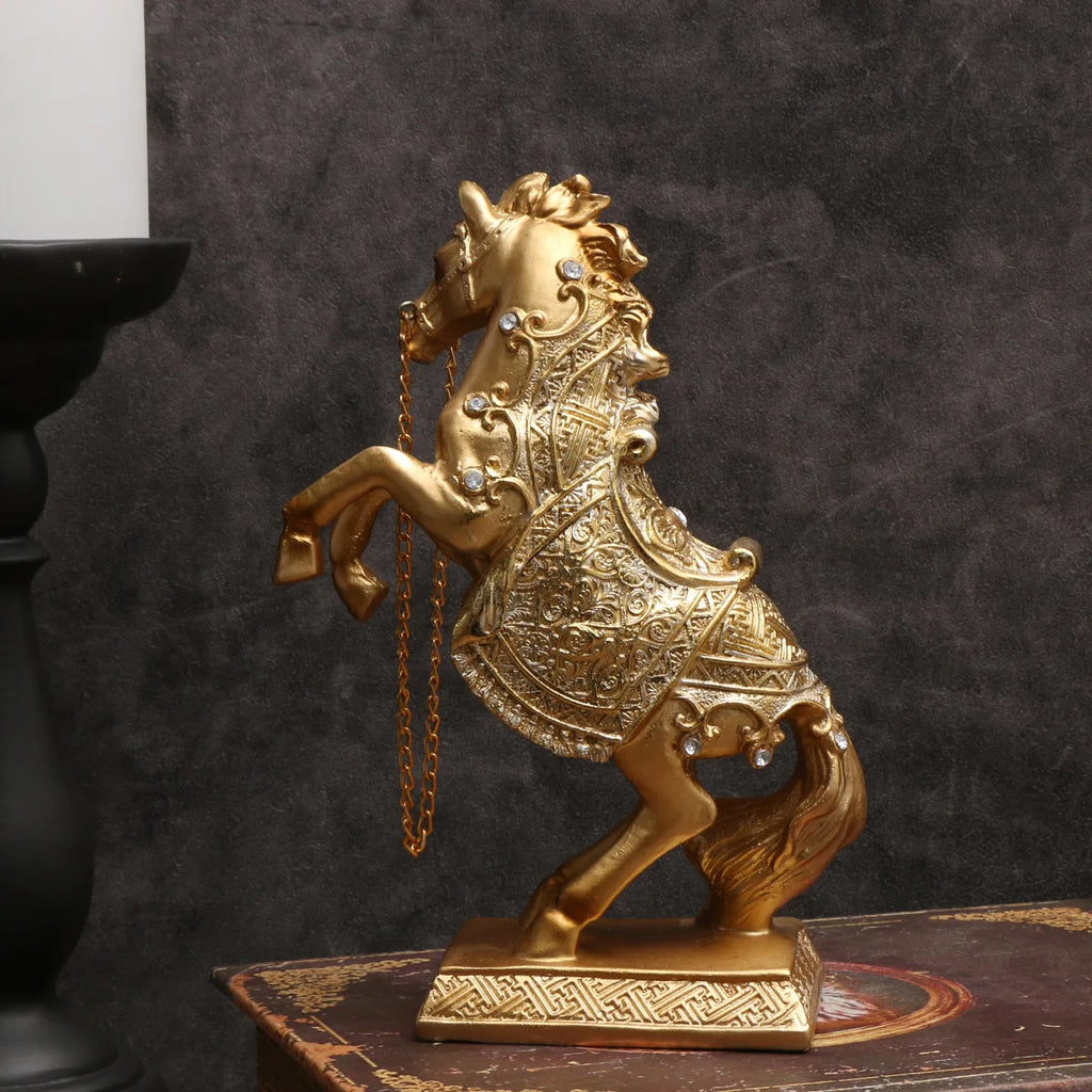 Estátua de cavalo de resina elegante – Majestic Golden, perfeita para decoração de casa e escritório, ideal para sala de estar, entrada e gabinete Disp