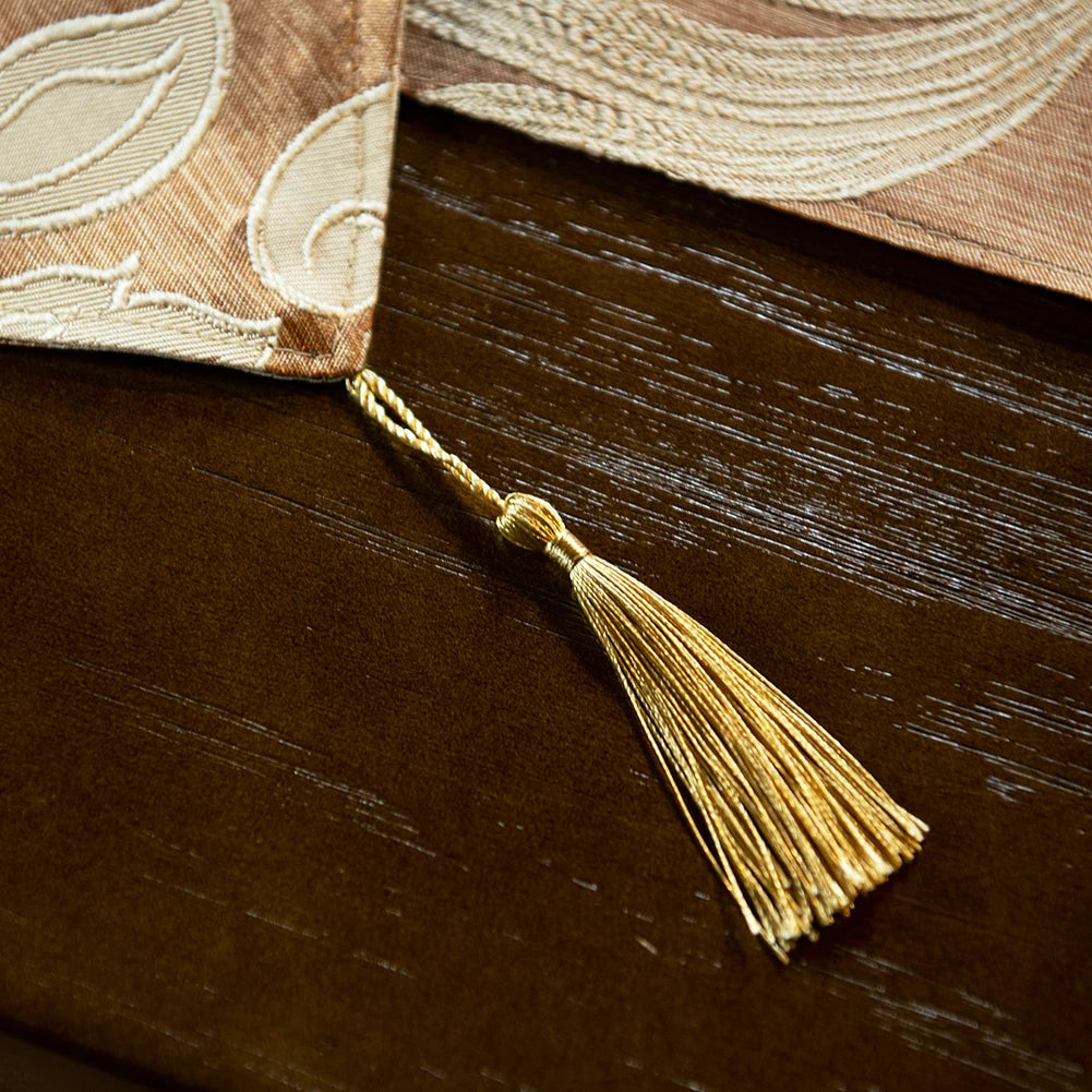 Modern European Jacquard Table Runner Luxury Embroidered  Table Runner Home Restaurant Table Decoration