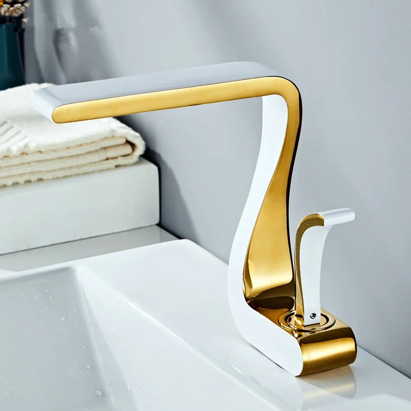 Luxo branco ouro misturador do banheiro torneira da bacia de lavagem de bronze pia água quente e fria retro torneira único furo do banheiro