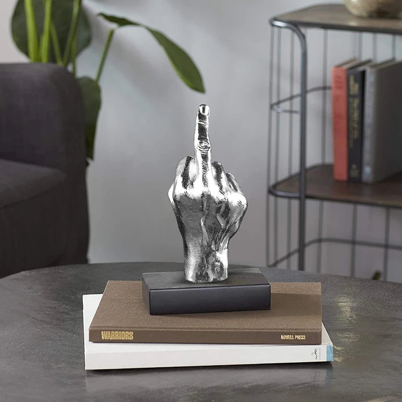 Escultura Gesto Irreverente em Resina