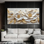 Quadro Floral Branco com Folhagens Douradas