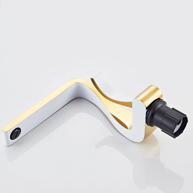 Luxo branco ouro misturador do banheiro torneira da bacia de lavagem de bronze pia água quente e fria retro torneira único furo do banheiro