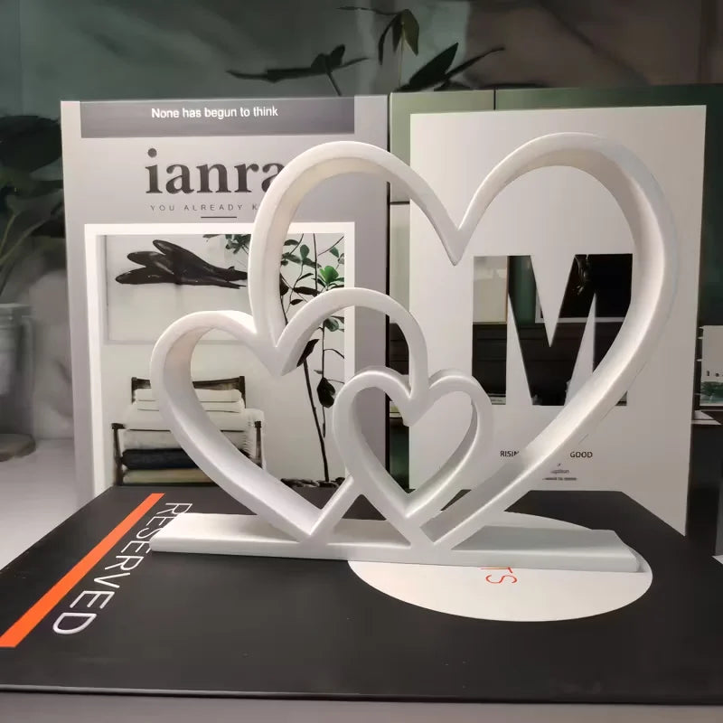 Escultura Amor em Preto e Branco