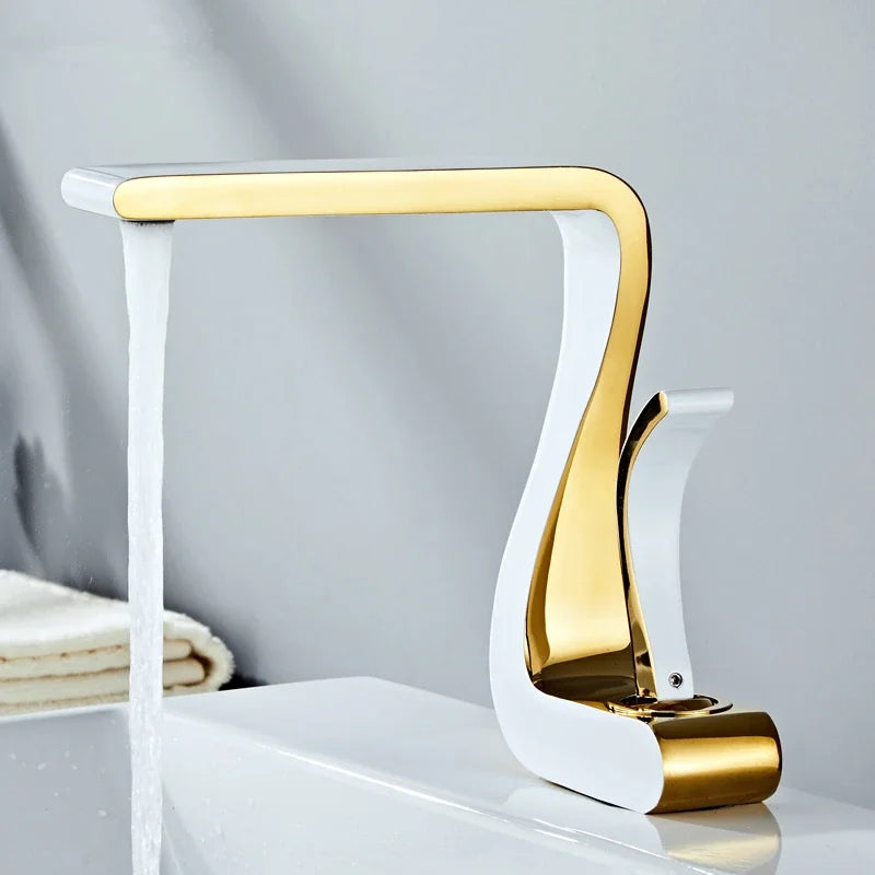 Luxo branco ouro misturador do banheiro torneira da bacia de lavagem de bronze pia água quente e fria retro torneira único furo do banheiro