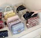 Organizador Vertical Compacto com Compartimentos Transparentes e Ganchos | Estrutura de Plástico, Ideal para Bolsas, Sapatos, Livros, Roupa - Fácil de Montar, Base Estável, Moderno - Adequado para Roupeiros, Armários, Expositores de Retalho, Prateleiras Utilitárias