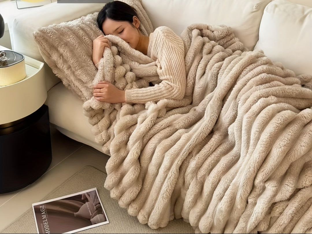 Manta Gdan Rinoceronte Luxuosa de Pele Falsa de Coelho - Adequada para Sofá, Cama, Escritório e Viagem - Manta Macia, Quente e Aconchegante Listrada, Colcha Contemporânea, Lavável à Mão, Presente Ideal de Natal e Uso em Todas as Estações (Multicolor)