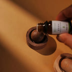 Diffusor de Aromas Elegante em Madeira, Design Rotativo para Interior do Carro & Quarto, Não Inflamável, Ideia de Presente Perfeita - Melhora a Qualidade do Ar com Fragrância, Perfume Doméstico