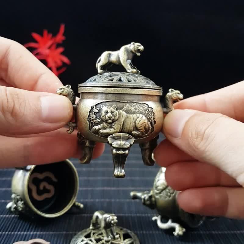 1 Peça Suporte de Incenso Tigre, Aumenta a Atmosfera "Feroz" - Perfeito para Salas de Estudo, Escritórios, Salas de Estar, Salões de Chá; Adequado para Yoga, Meditação, Item Decorativo de Colecionador; Presente Estiloso para Pais, Namorados e Entusiastas de Chá; Ideal para Natal, Halloween, Páscoa, Hanukkah, Ação de Graças