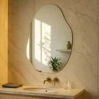 Espelho Orgânico Decorativo Moderno 70x50cm Formato Irregular Estilo Pinterest Vidro Polido de Alta Qualidade Sem Distorção para Decoração de Quarto Sala Hall e Banheiro Opções de Instalação com Suporte ou Fita Dupla Face Design Contemporâneo Luxo Resistente e Versátil Lopazzi Home Decor