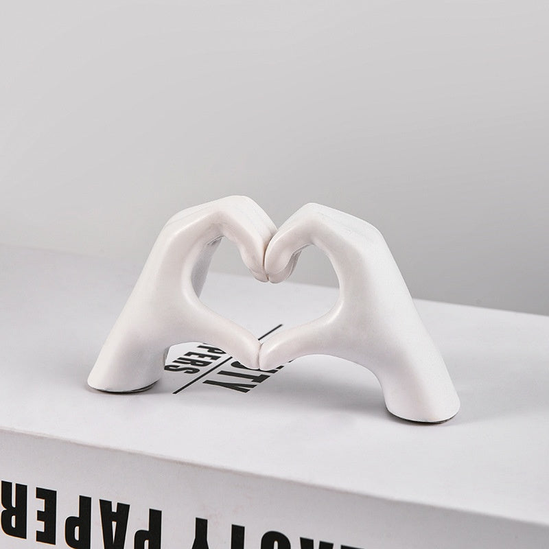 1 Estátua de Resina em Formato de Coração Artesanal e Exclusiva - Um Símbolo Moderno de Amor, Design Único em Formato de Mão, Decoração Elegante para Casa, Belo Enfeite para Casamentos, Ideal para Decoração de Festas, Festas de Férias e Ornamento de Mesa