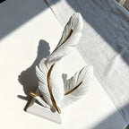 1 Peça de Ornamento de Resina de Pena de Alta Qualidade para Sala de Estar, Entrada ou Sala de Modelo, Decoração Suave para Casa Nova ou Presente de Inauguração