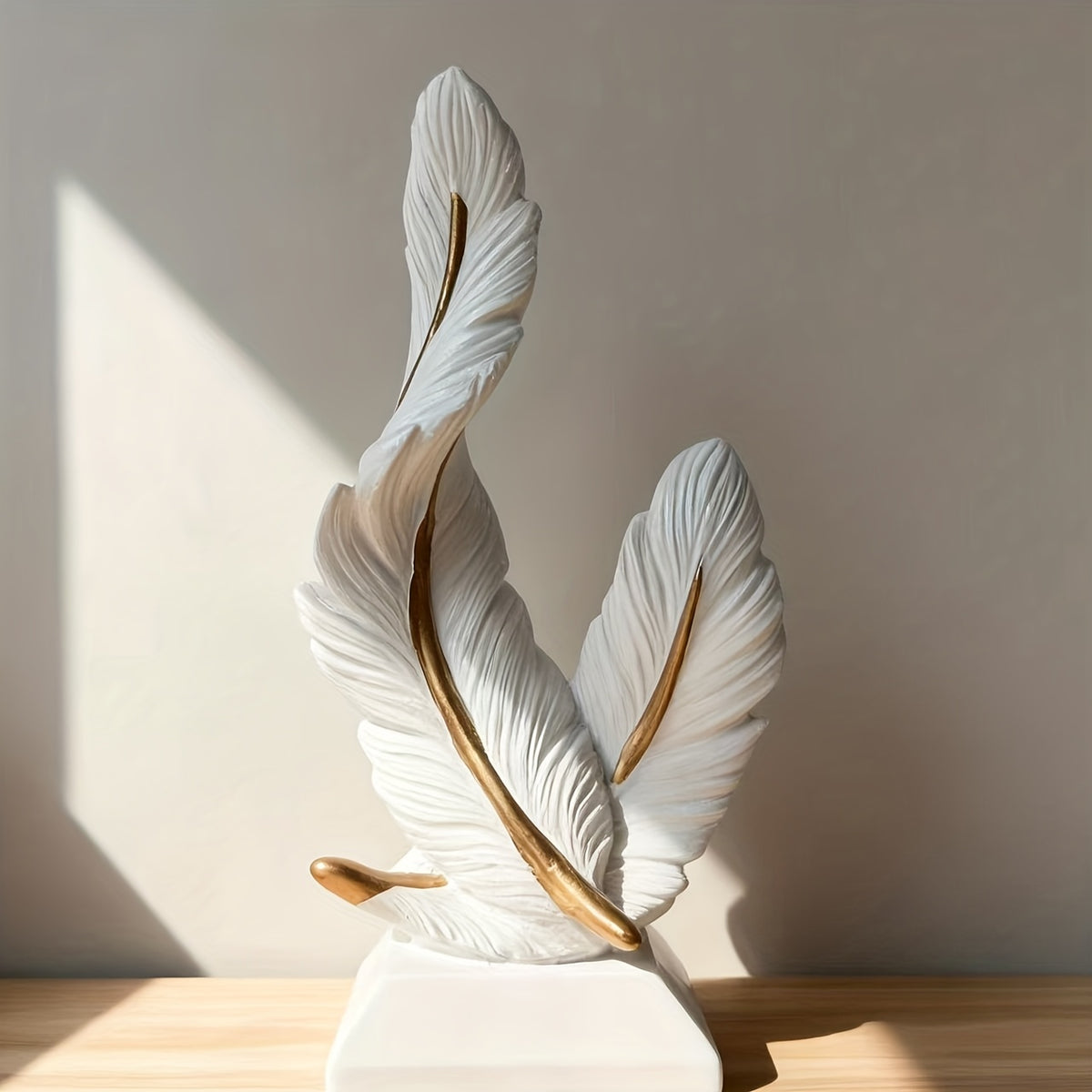 1 Peça de Ornamento de Resina de Pena de Alta Qualidade para Sala de Estar, Entrada ou Sala de Modelo, Decoração Suave para Casa Nova ou Presente de Inauguração