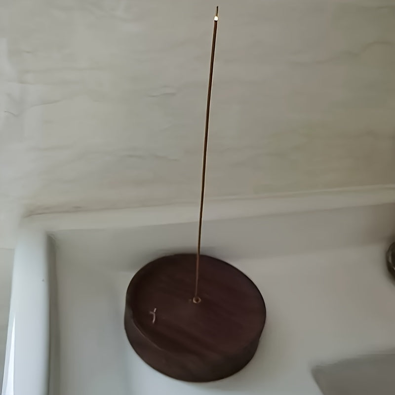 Suporte de Incenso de Madeira com Base Arredondada e Queimador Central - Altar de Meditação Zen Portátil, Compatível com Sândalo e Cedro, Design Minimalista Elegante para Casa, Estúdio de Yoga, Viagem - Difusor Durável e de Queima de Madeira, Suporte Decorativo de Incenso para Sala de Estar, Quarto ou Espaços de Meditação, Artesanal em Madeira Maciça com Base Redonda Resistente e Superfície Lisa para Queima Uniforme, Cascata de Incenso