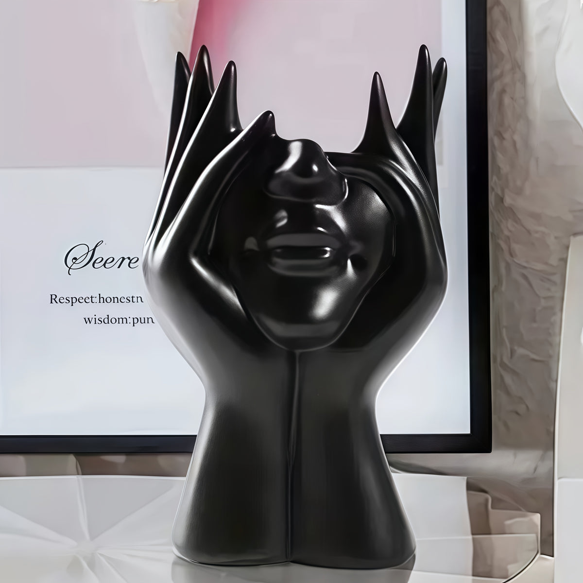 Suporte Criativo e Único para Pincéis de Maquiagem em Formato de Corpo Humano, Copo para Canetas e Recipiente Decorativo de Armazenamento. Organizador de Maquiagem Fofo para Penteadeira, Ferramenta de Mesa para Guardar Pincéis de Maquiagem. Inclui Suporte para Canetas, Porta-Pincéis e Design
