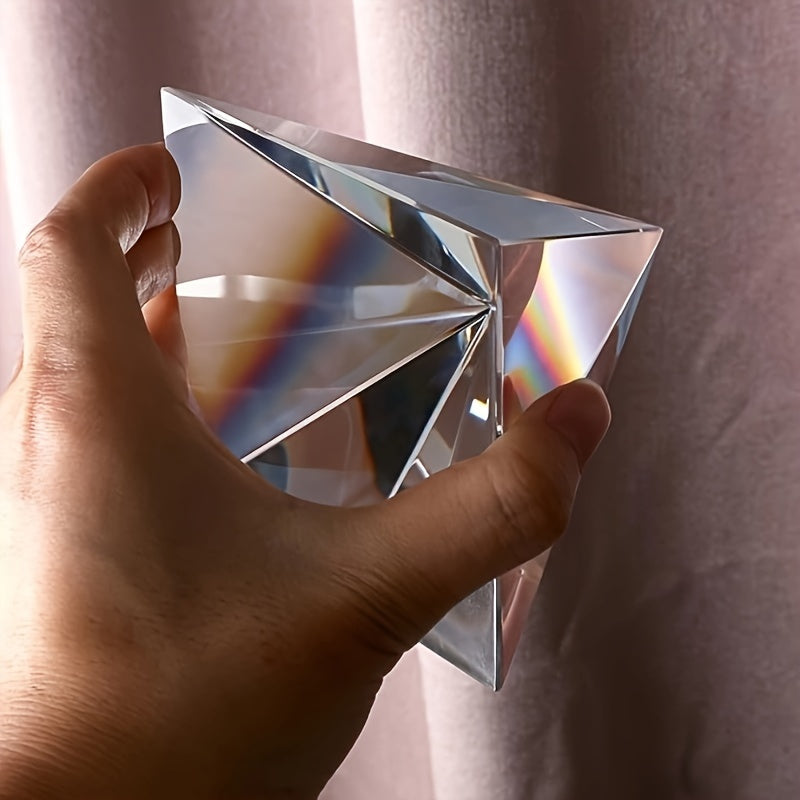 Apanhador de Sol Prisma Arco-Íris em Forma de Pirâmide - Uma Peça de Decoração Versátil para Casa Feita de Vidro, Adequada para Quartos, Escritórios e Secretárias.