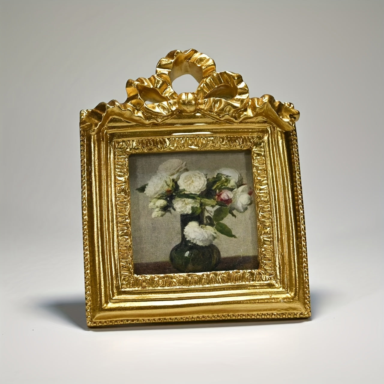 1 Elegante Moldura de Foto em Resina Dourada Estilo Vintage com Design Floral - Pequena Exibição Decorativa de Imagens para Decoração de Casa Sofisticada & Fundo de Fotografia, Presente Ideal para Feriados, Decoração de Parede com Fotos