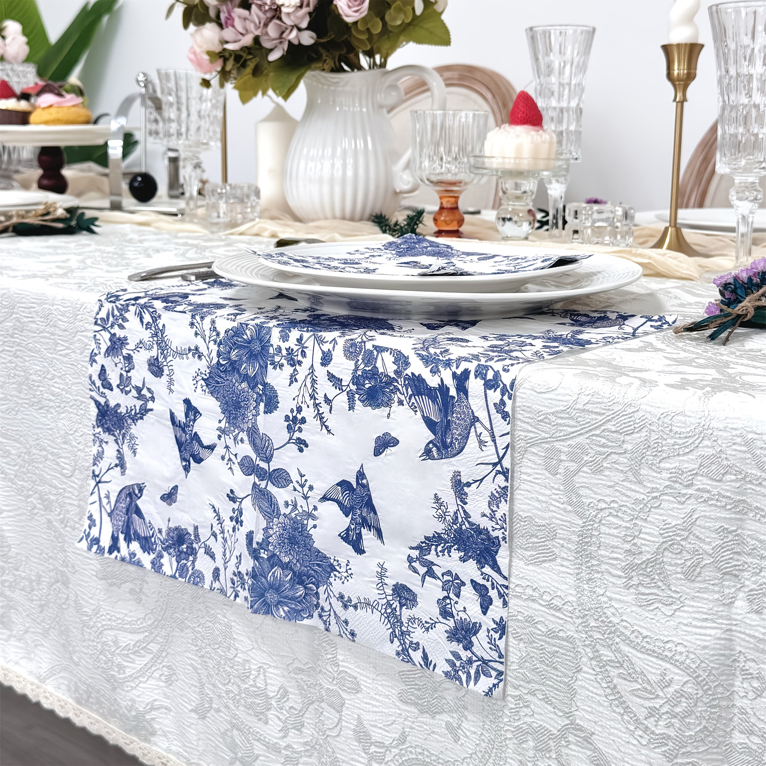 20 unidades de Guardanapos de Papel com Design de Flores e Pássaros Azuis, 33,02x33,02 cm, Toalhas Decorativas de 2 Folhas para Convidados para Casamento, Festa de Aniversário, Uso em Restaurante e Cafeteria para Halloween, Evento de Natal e Suprimentos para Festa Halloween&Natal